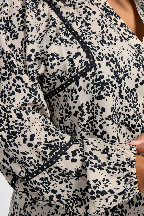 Yours Curve Cream Spot Stud Detail Blouse - Size 26-28 Image 4