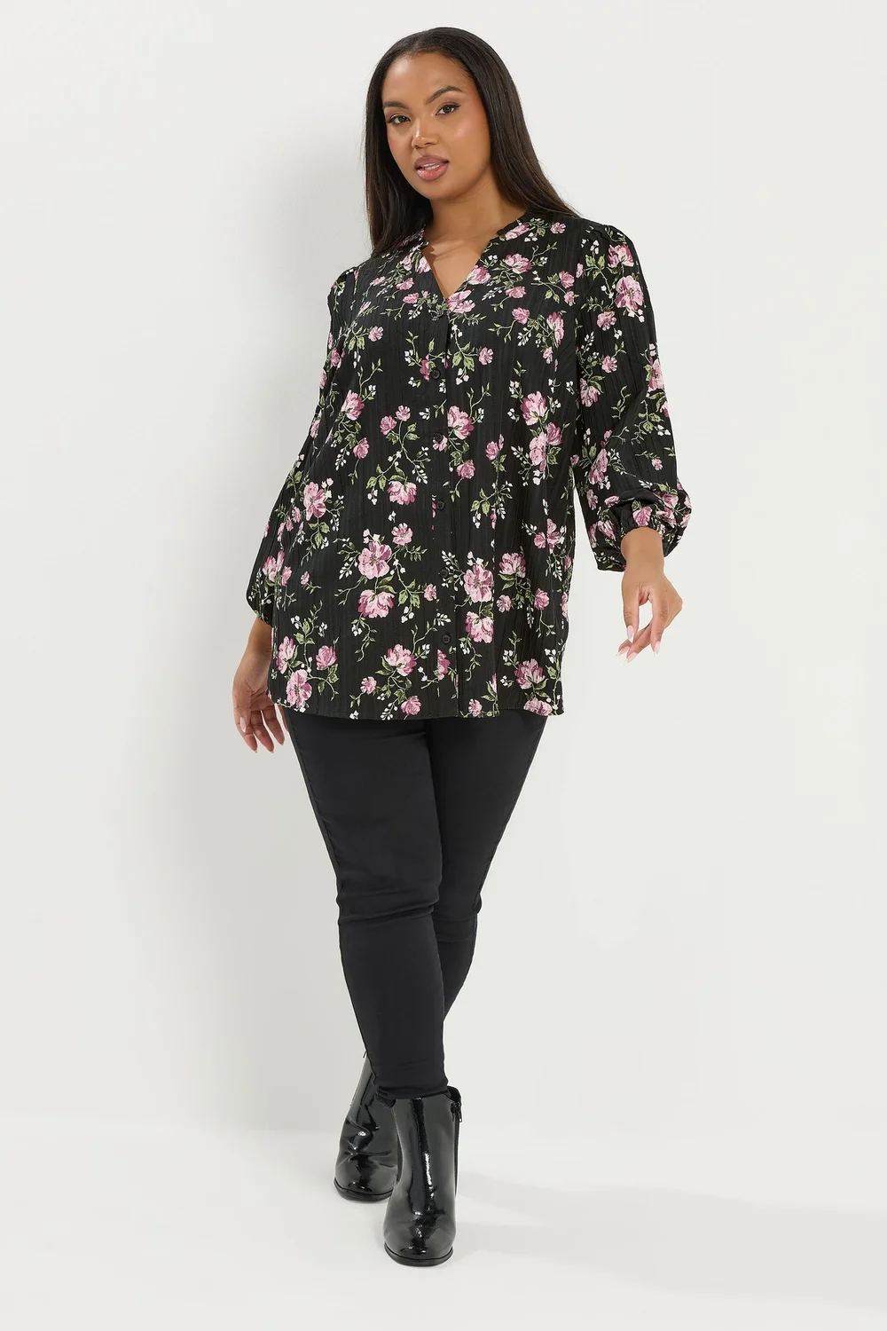 Yours Curve Black Floral Notch Neck Blouse - Size 26-28 Image 2