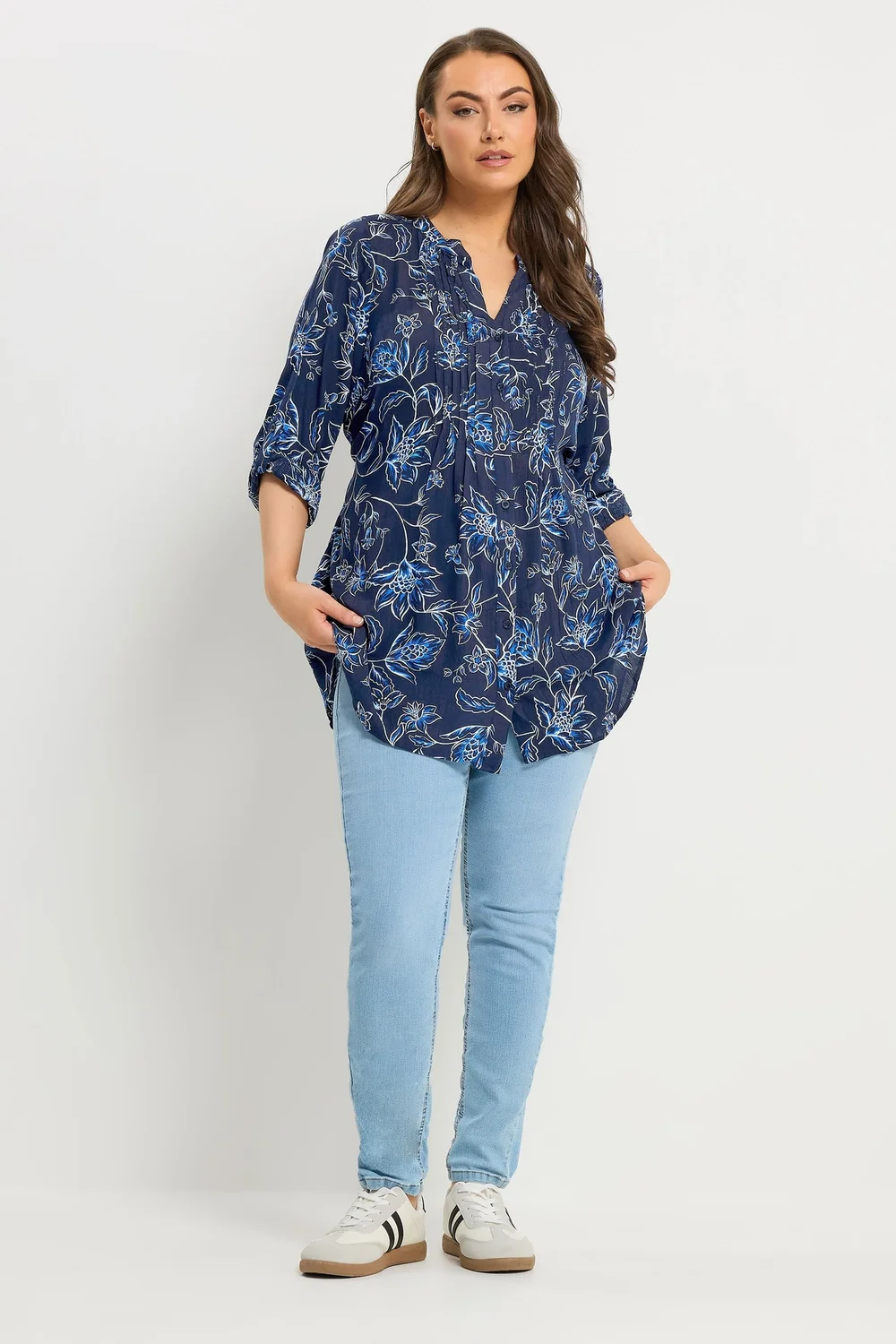 Yours Curve Navy Blue Floral Print Pintuck Blouse - 26-28 Image 2