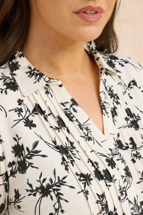 Evans Curve White Floral Premium Pintuck Henley Top - Size 18 Image 4