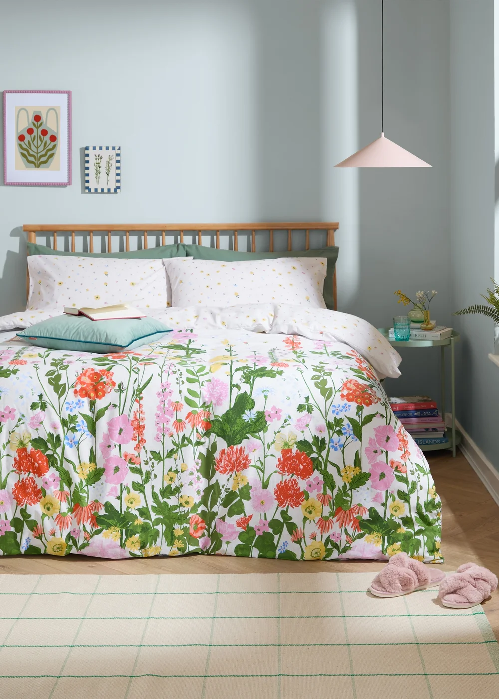 Furn Cottage Garden Reversible Printed Multicolour Duvet Cover Set - Single Image 1