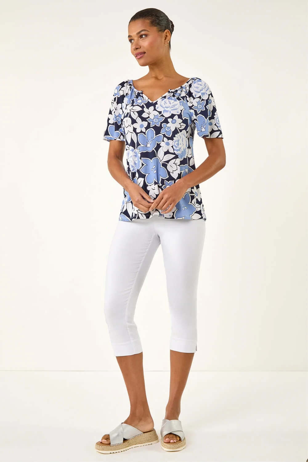 Roman Blue Floral Puff Print V-Neck Top - Size 10 Image 2