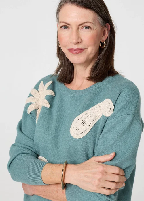 Izabel London Green Embroidered Front Long Sleeve Jumper - Size 14 Image 3