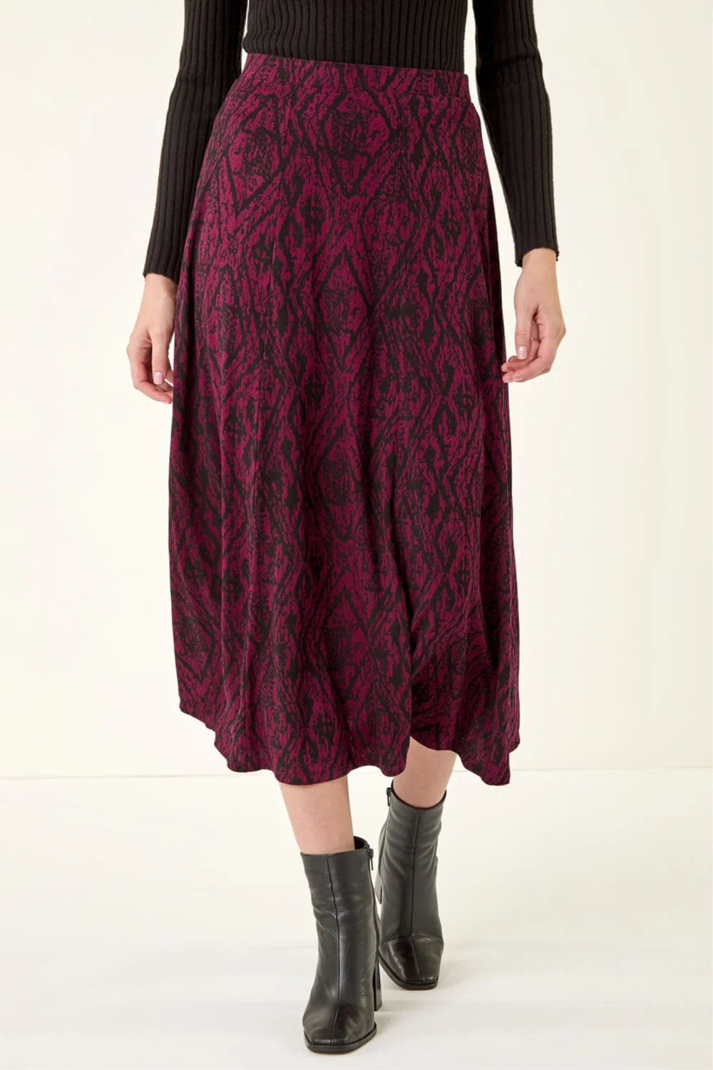 Roman Wine Abstract Diamond Print Midi Skirt - Size 20 Image 1