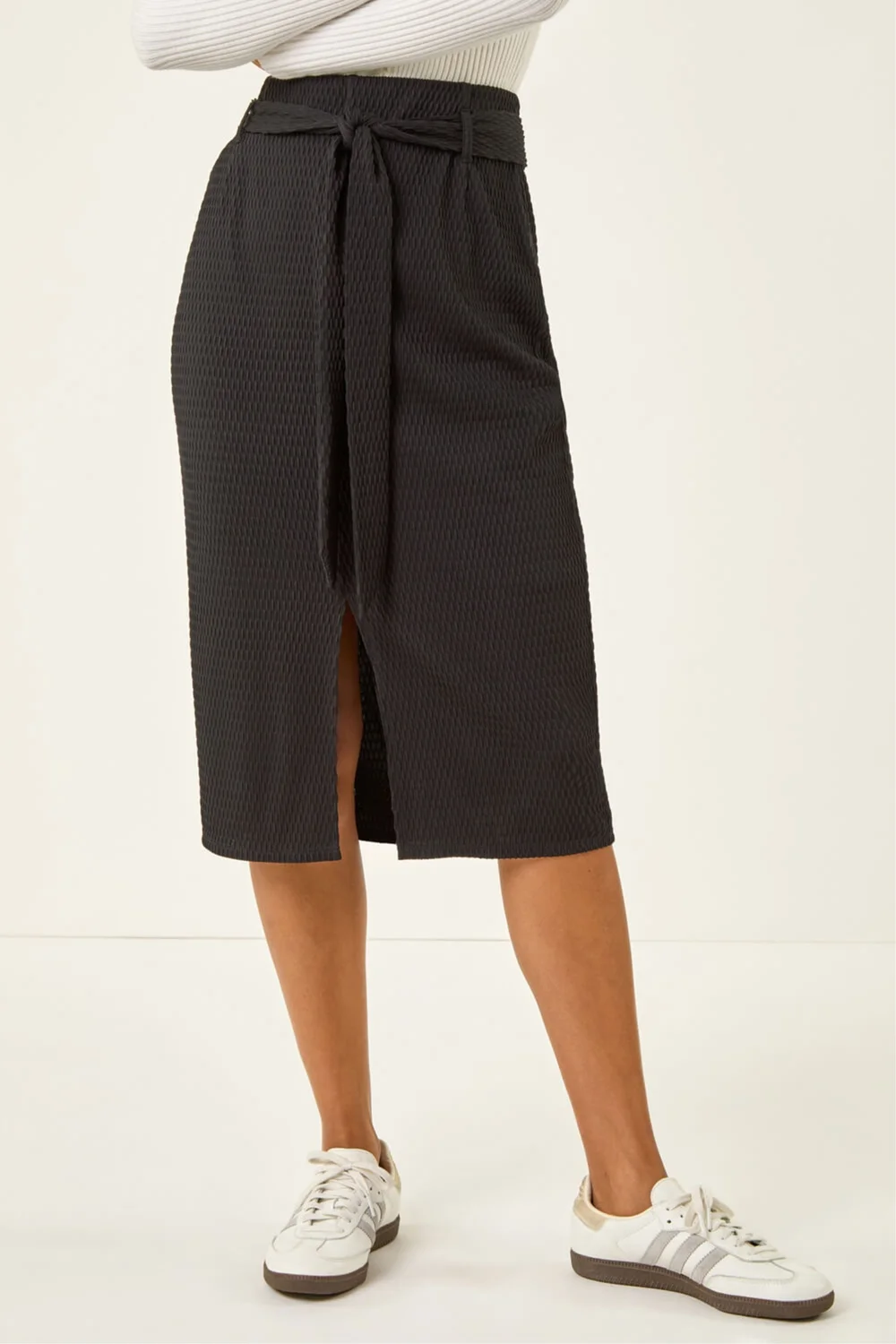 Roman Black Textured Belted Pencil Skirt - Size 20 Image 1