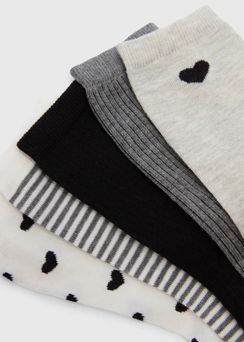 5 Pack Black Heart Ankle Socks - One Size Image 2