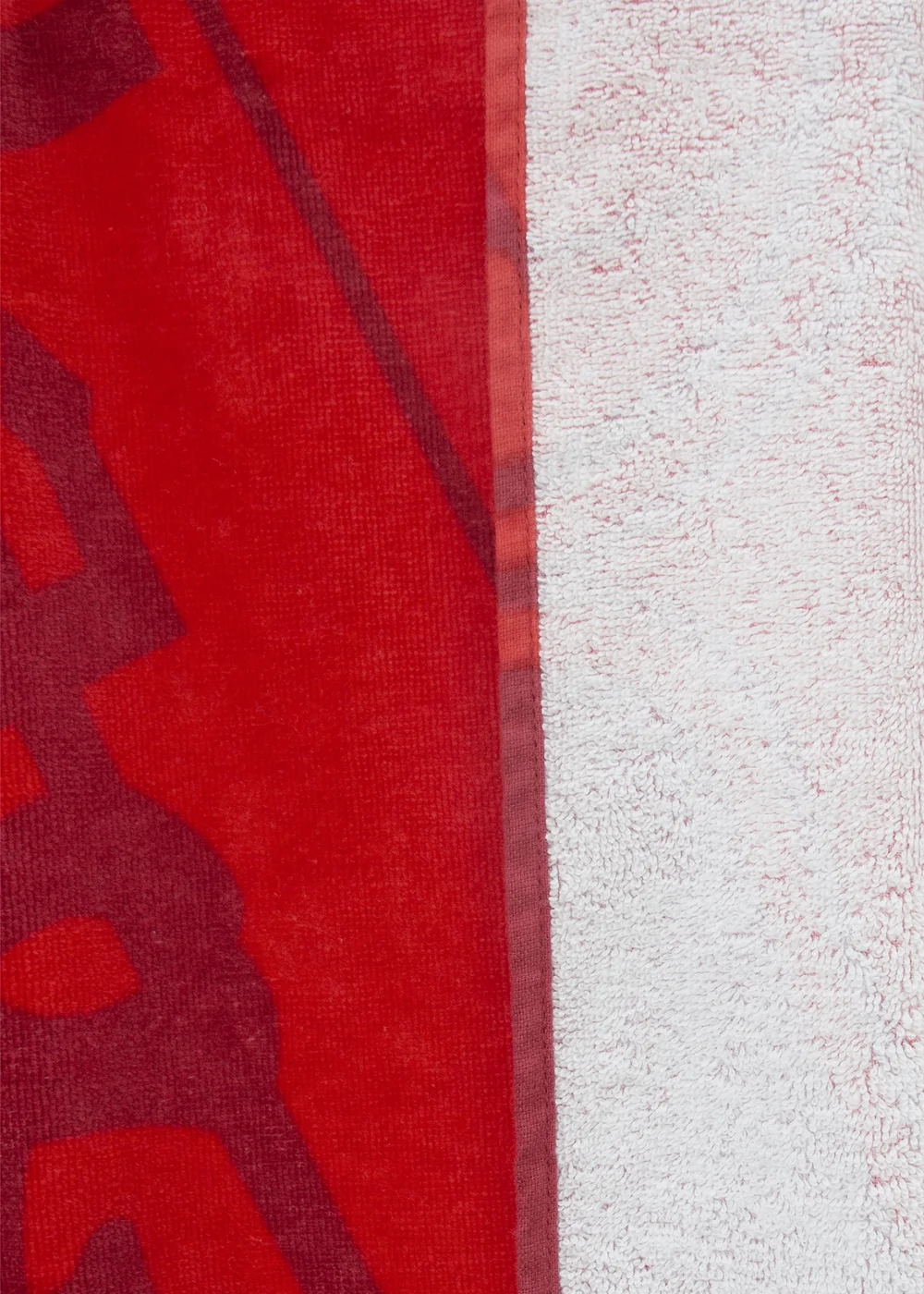 Manchester United FC Red Goal Towel - 80x160cm Image 3