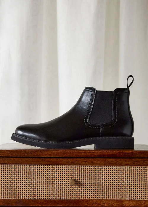 Linzi Alessandro Mens Black Faux Leather Chelsea Boots - Size 8 Image 1