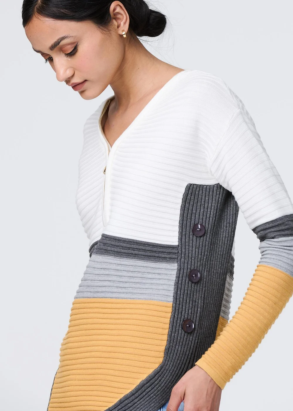 Izabel London Mustard Colour Block Zip Detail V-Neck Jumper - 14 Image 3