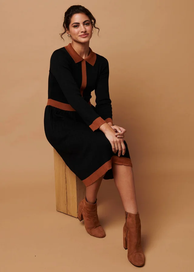 Izabel London Black Border Print Pleated Knit Knee Length Dress