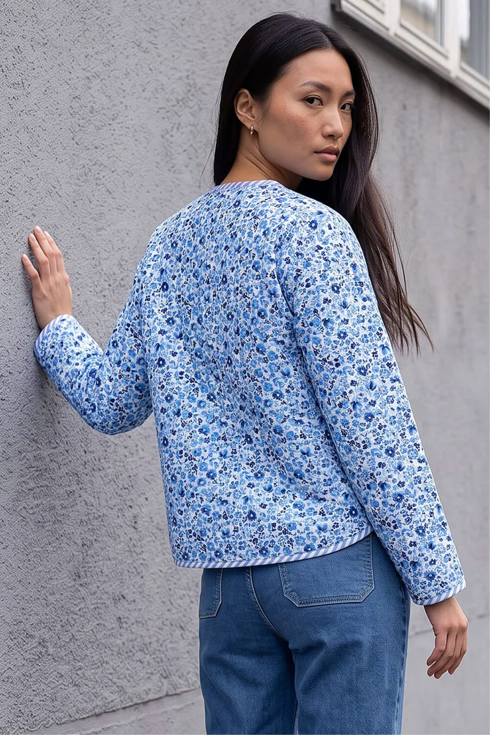 Roman Blue Floral Quilted Jacket - 10 Image 4