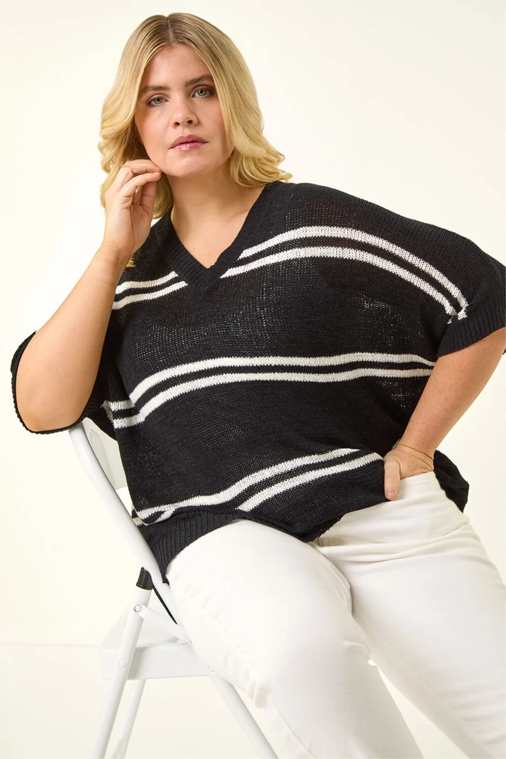 Roman Black Curve Stripe V-Neck Knit Jumper - Size 22-24 Image 1