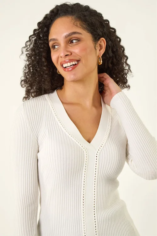 Roman Ivory Ribbed V-Neck Cable Knit Jumper - Size 16 Image 4