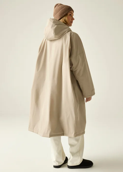 Regatta White Pepper Abstract Floral Adult Waterproof Robe with Hydrafort Technology - Large/Extra Large Image 2