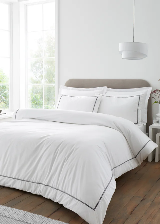Bianca Fine Linens Contrast Trim 200 Thread Count Cotton Duvet Cover Set Black