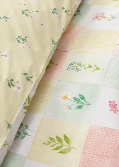 Catherine Lansfield Daisy Patchwork Reversible Duvet Cover Set Yellow - Single Image 4