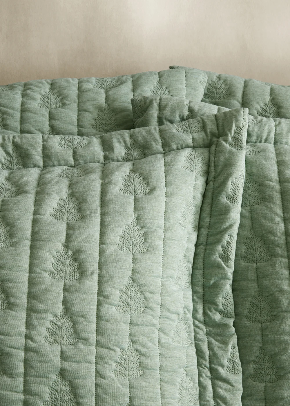 Pineapple Elephant Tamba Leaf Pinsonic Quilted Oxford Pillowcase Pair Green - One Size Image 2
