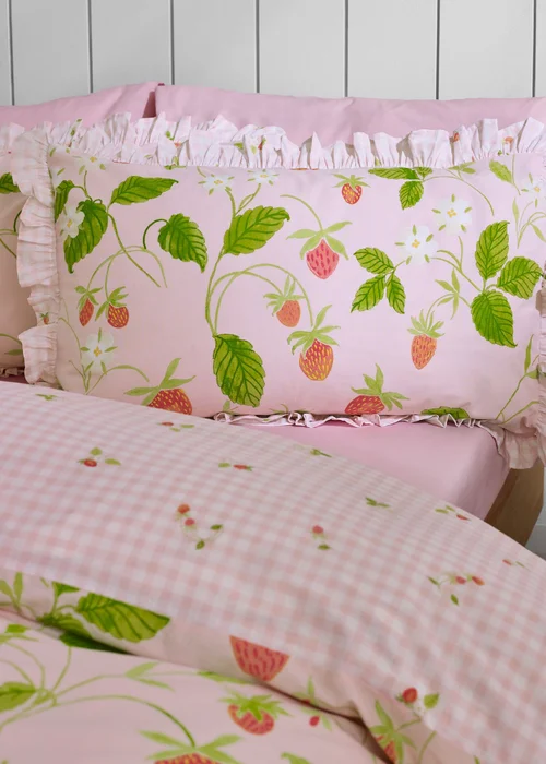 Catherine Lansfield Strawberry Frills Gingham Reversible Duvet Cover Set Pink - Single Image 3