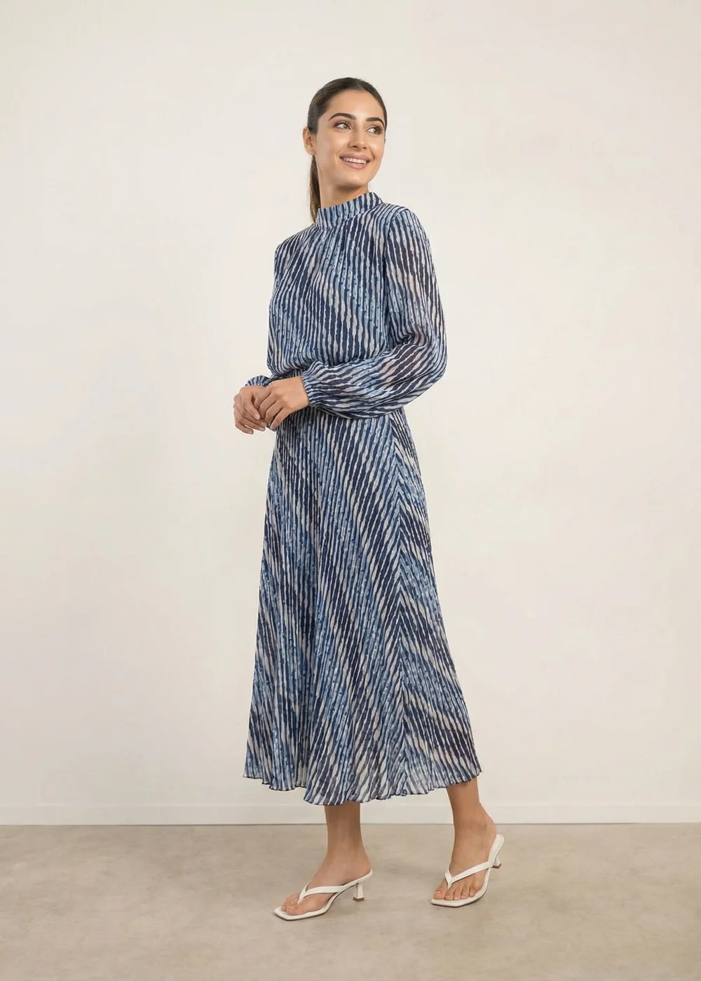 Blue Vanilla Navy High Neck Bubble Print Dress - L Image 1