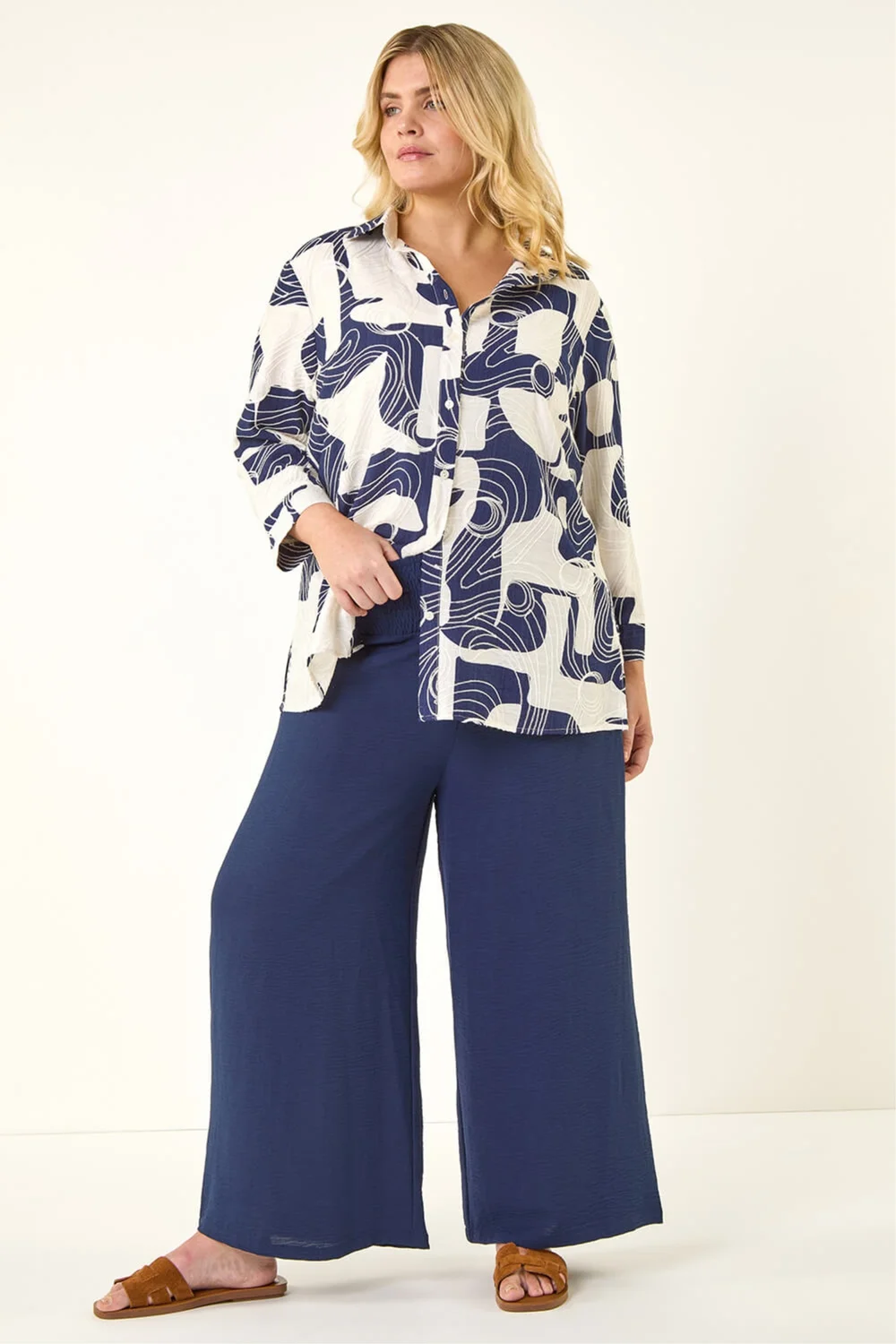 Roman Navy Curve Textured Geometric Shirt - Size 16 Image 1