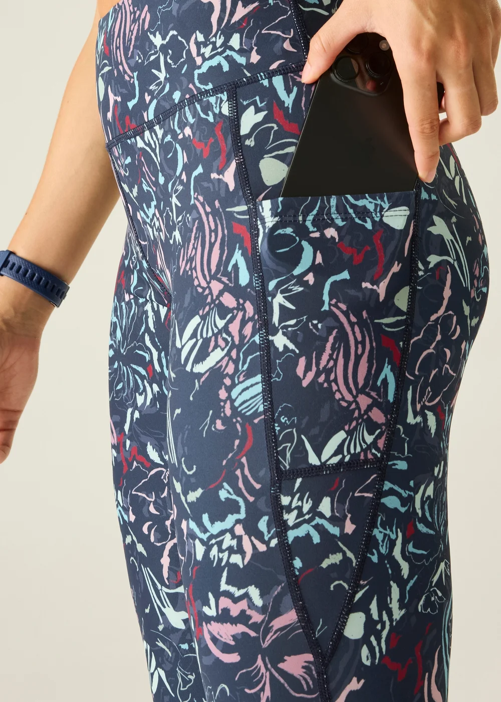 Dare 2b Abstract Bloom Print Influential II 1/3 UV Protective, Quick Drying Leggings - 8 Image 5