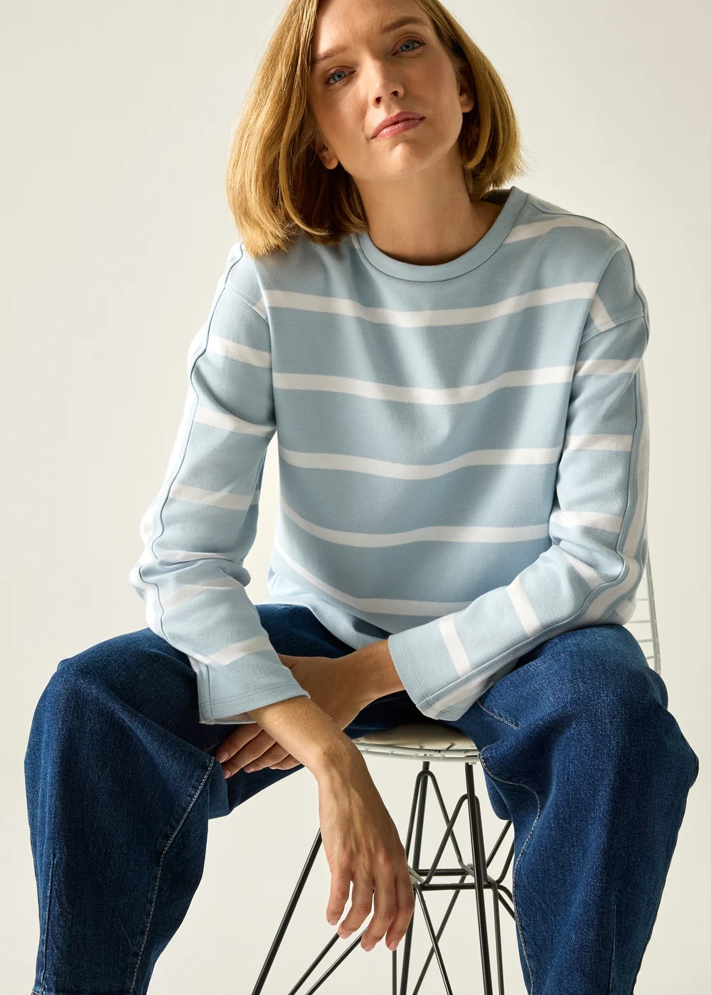 Regatta Skyway White Stripe Avira Sweatshirts - 20 Image 1