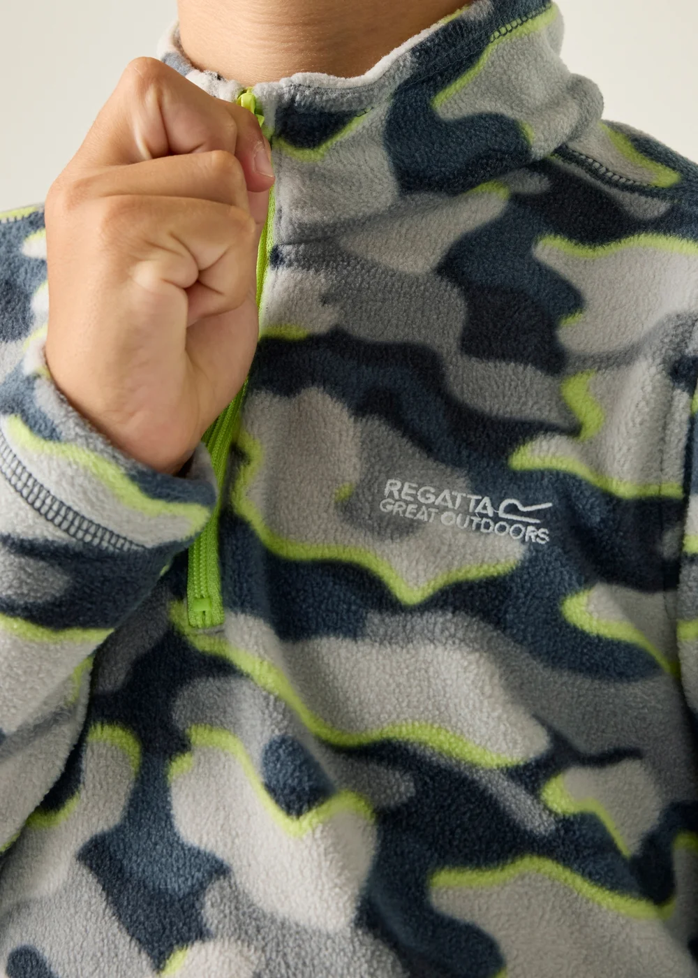 Regatta Dark Storm Camo Hot Shot II Anti-Pill, Symmetry Fleece (3-13 Years) - 13 Yrs Image 4