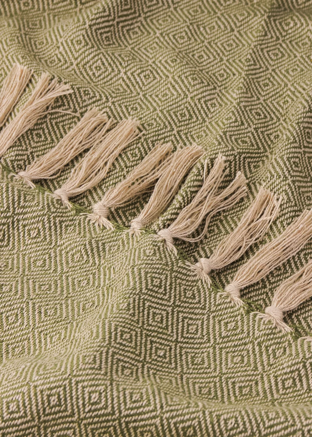 Furn Dessa Olive Woven Indoor/Outdoor Throw (130 x 180cm) - 130 x 180cm Image 2
