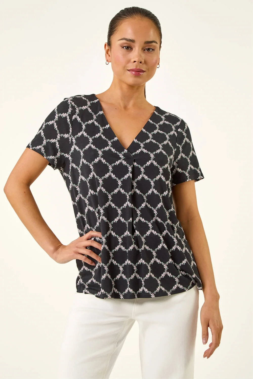 Roman Black Petite Abstract V-Neck Stretch Top - 18 Image 4