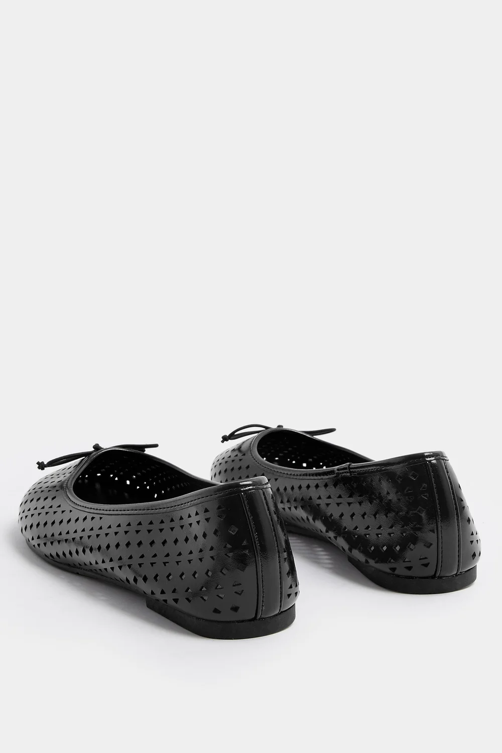 Yours Curve Black Faux Leather Cut Out Ballet Pumps In Wide E Fit - 9 Wide Image 4