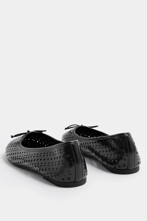 Yours Curve Black Faux Leather Cut Out Ballet Pumps In Wide E Fit - 9 Wide Image 4