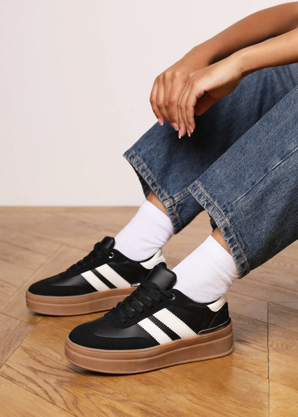 Where's That From Yulia Black Lace-Up Side Stripes Trainers - 8 Image 6