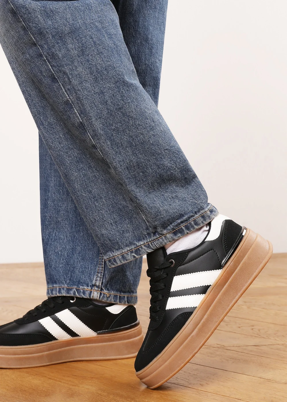 Where's That From Yulia Black Lace-Up Side Stripes Trainers - 8 Image 2
