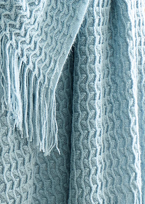 Appletree Textured Knit Heavyweight Blue Throw - 130 x 180cm Image 3