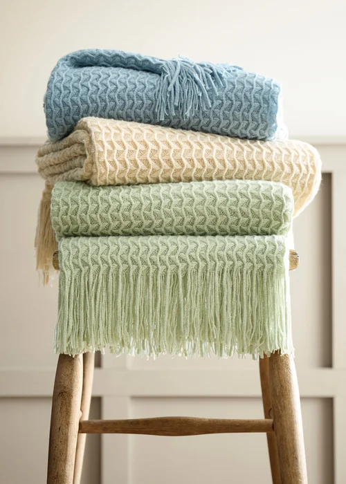 Appletree Textured Knit Heavyweight Natural Throw - 130 x 180cm Image 4