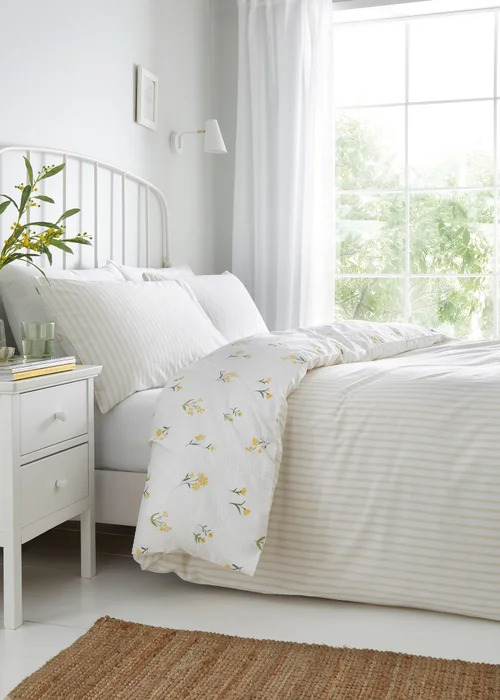 Dreams & Drapes Ditsy Floral Seersucker Reversible Yellow Duvet Cover Set - Single Image 4