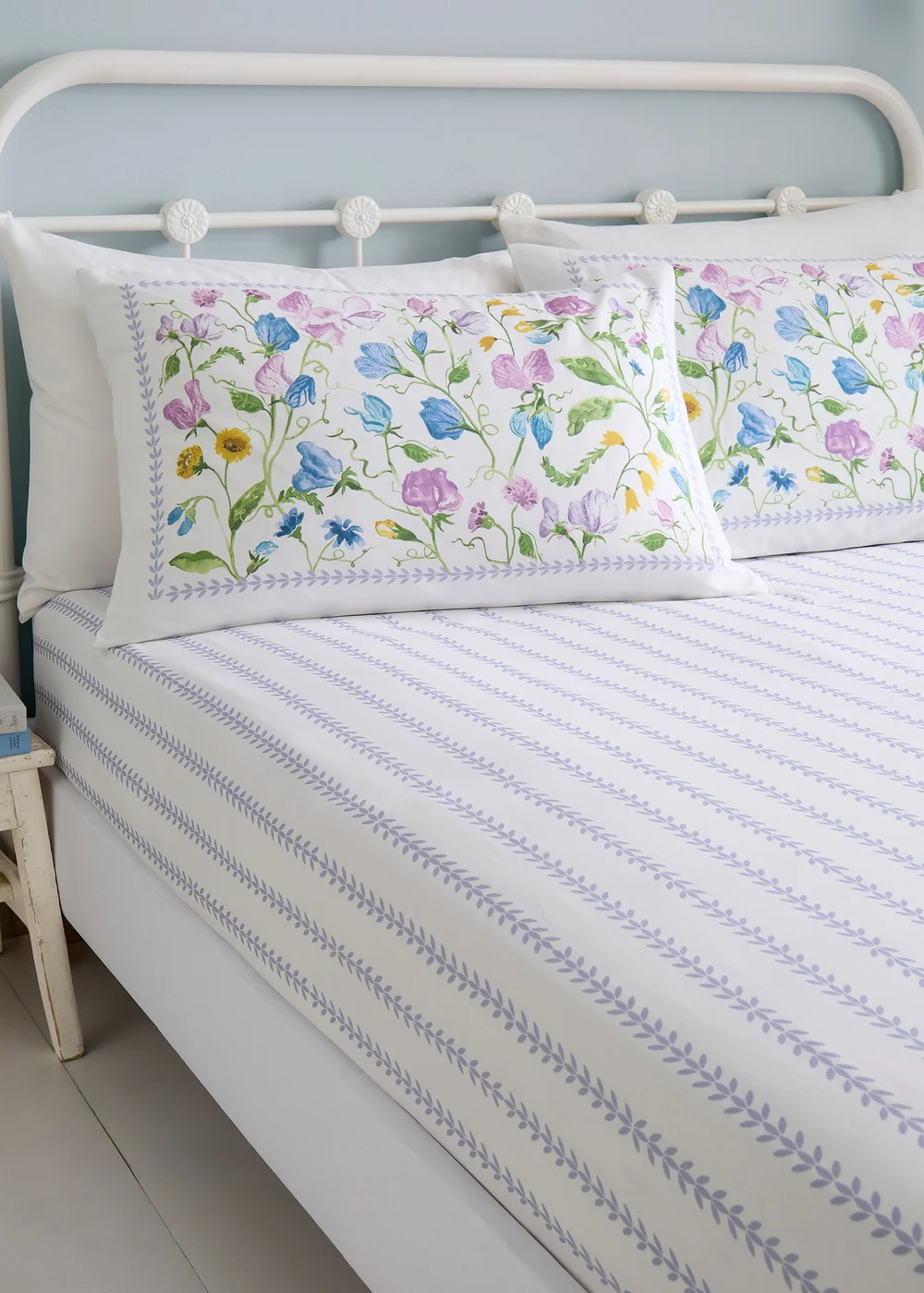 Dreams & Drapes Sweetpea Floral Breathable Lilac Fitted Bed Sheet - Single Image 1