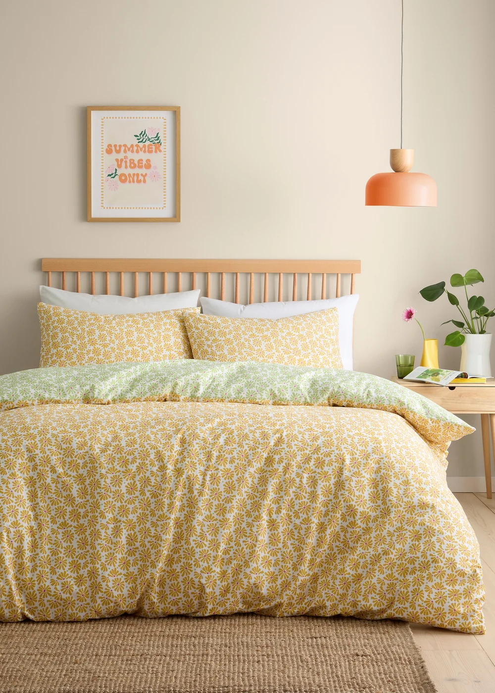 Fusion Retro Daisy Floral Reversible Yellow Duvet Cover Set - Single Image 1
