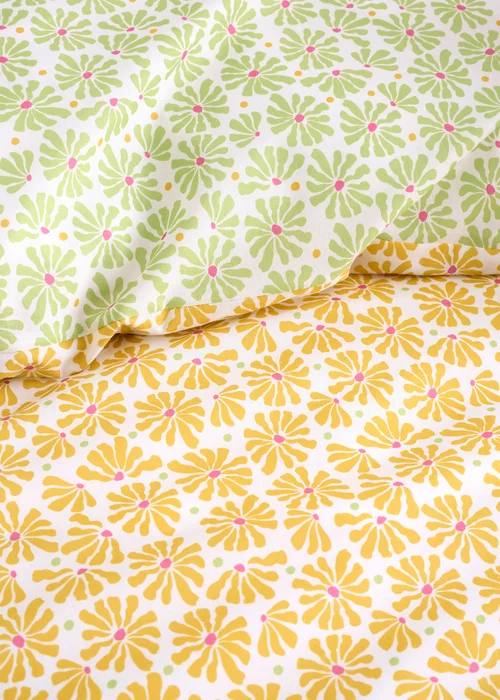 Fusion Retro Daisy Floral Reversible Yellow Duvet Cover Set - Single Image 3