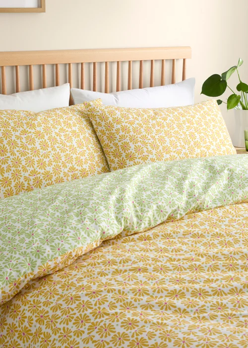 Fusion Retro Daisy Floral Reversible Yellow Duvet Cover Set - Single Image 2