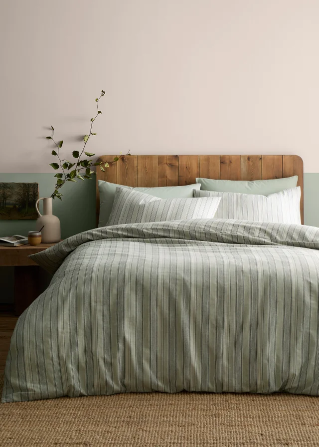 Appletree Yarn Dyed Woven Wide Stripe Reversible Green Duvet Cover Set
