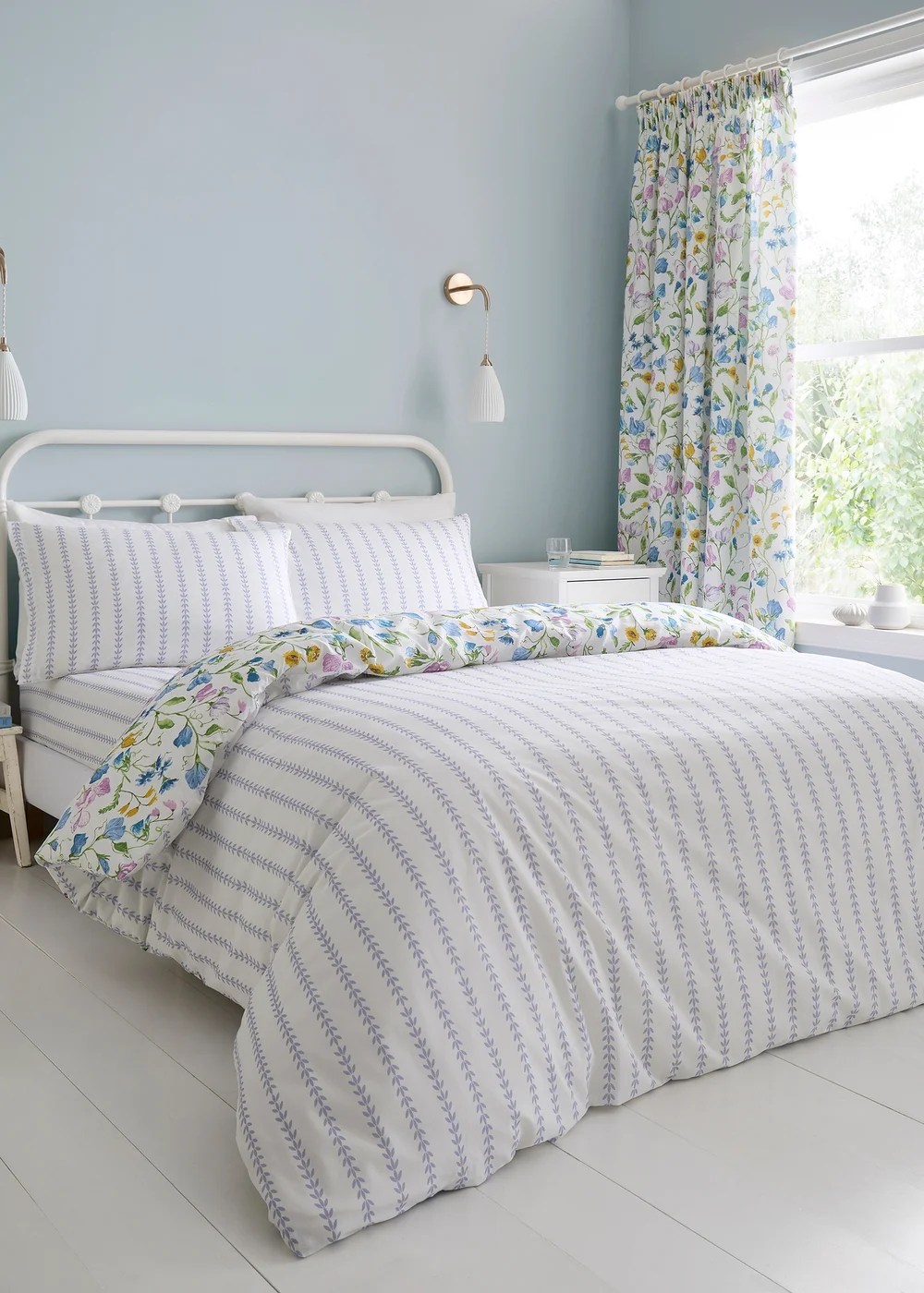 Dreams & Drapes Sweetpea Floral Reversible Lilac Duvet Cover Set - Single Image 4