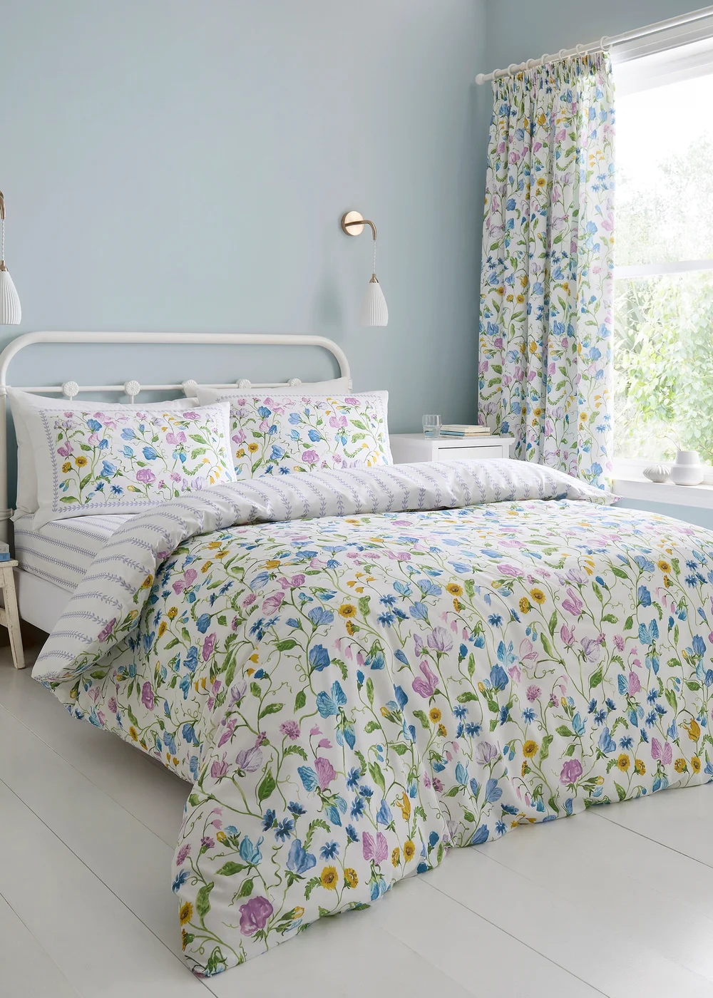 Dreams & Drapes Sweetpea Floral Reversible Lilac Duvet Cover Set - Single Image 1