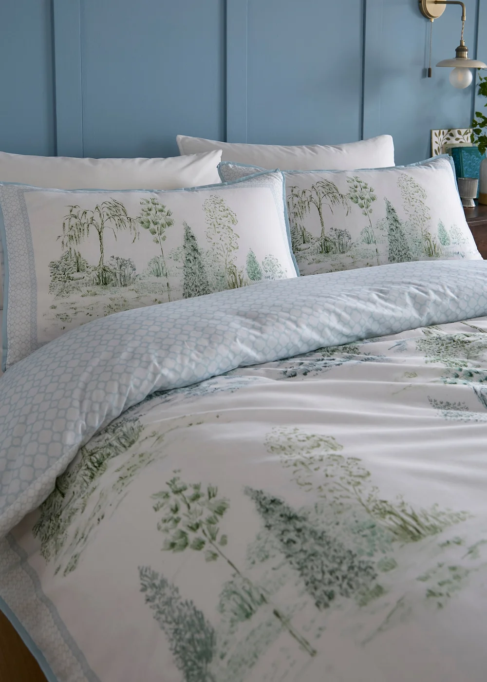 Appletree Willow Tree Scene Reversible Blue Duvet Cover Set - Double Image 2