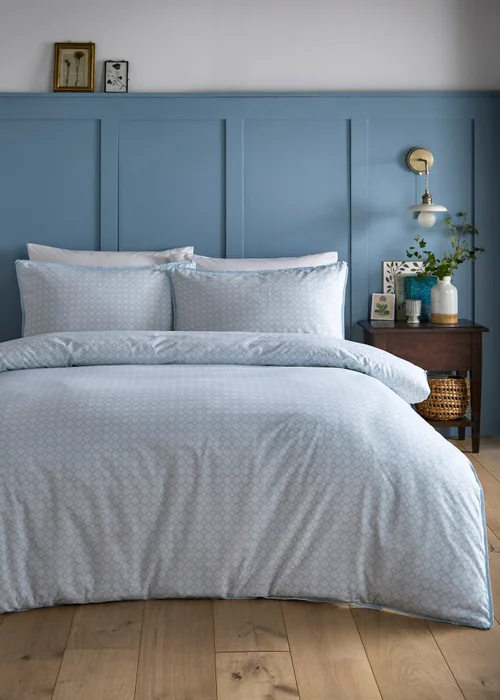 Appletree Willow Tree Scene Reversible Blue Duvet Cover Set - Double Image 4