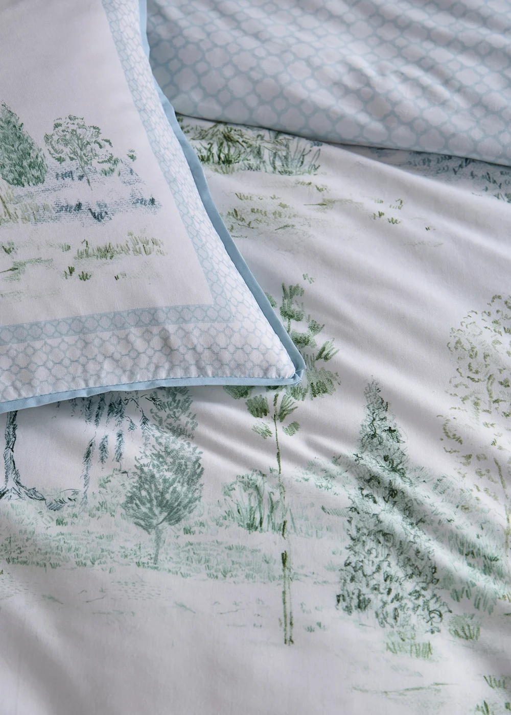 Appletree Willow Tree Scene Reversible Blue Duvet Cover Set - Double Image 3