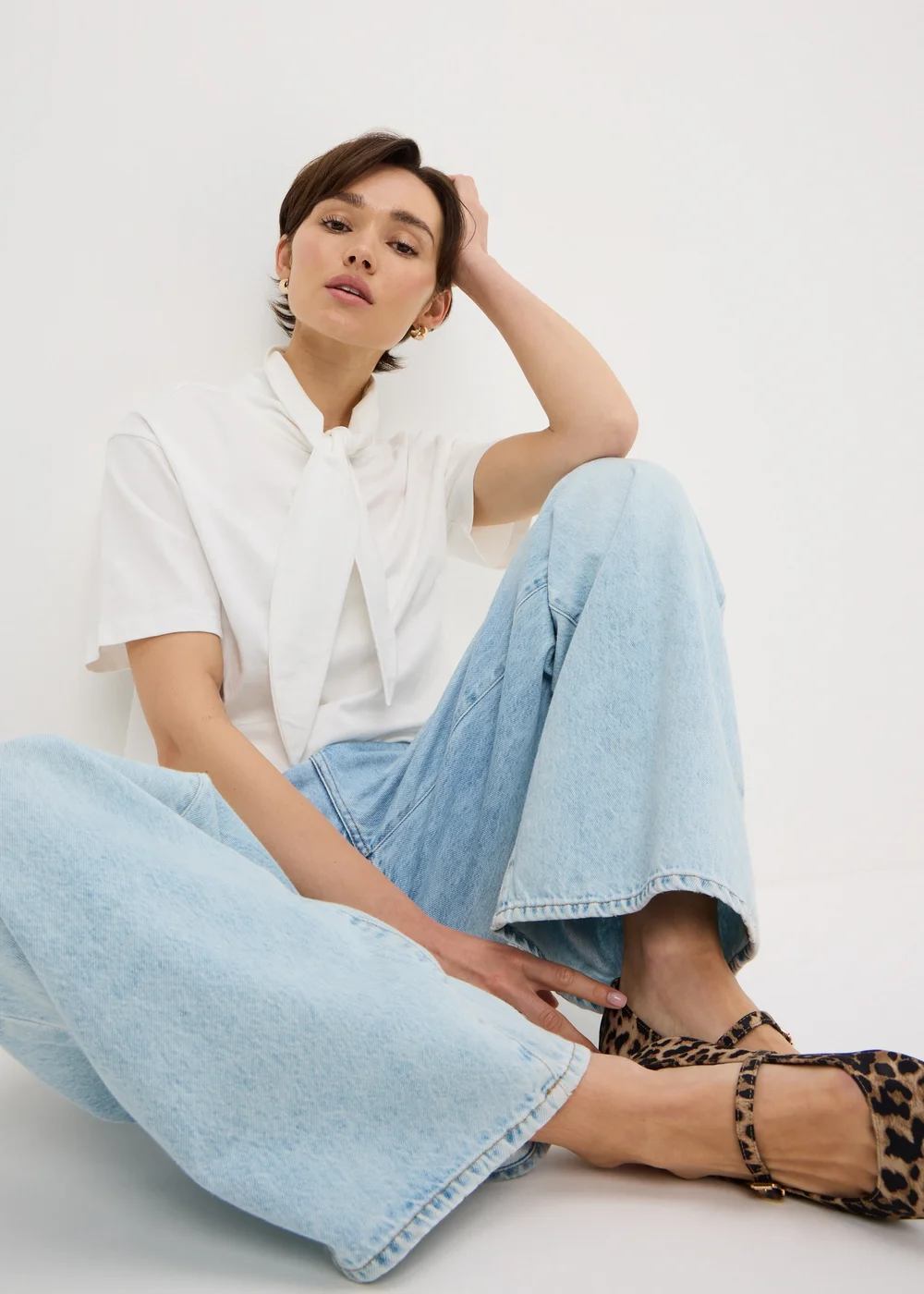 White Scarf Neck T-Shirt - 16 Image 1