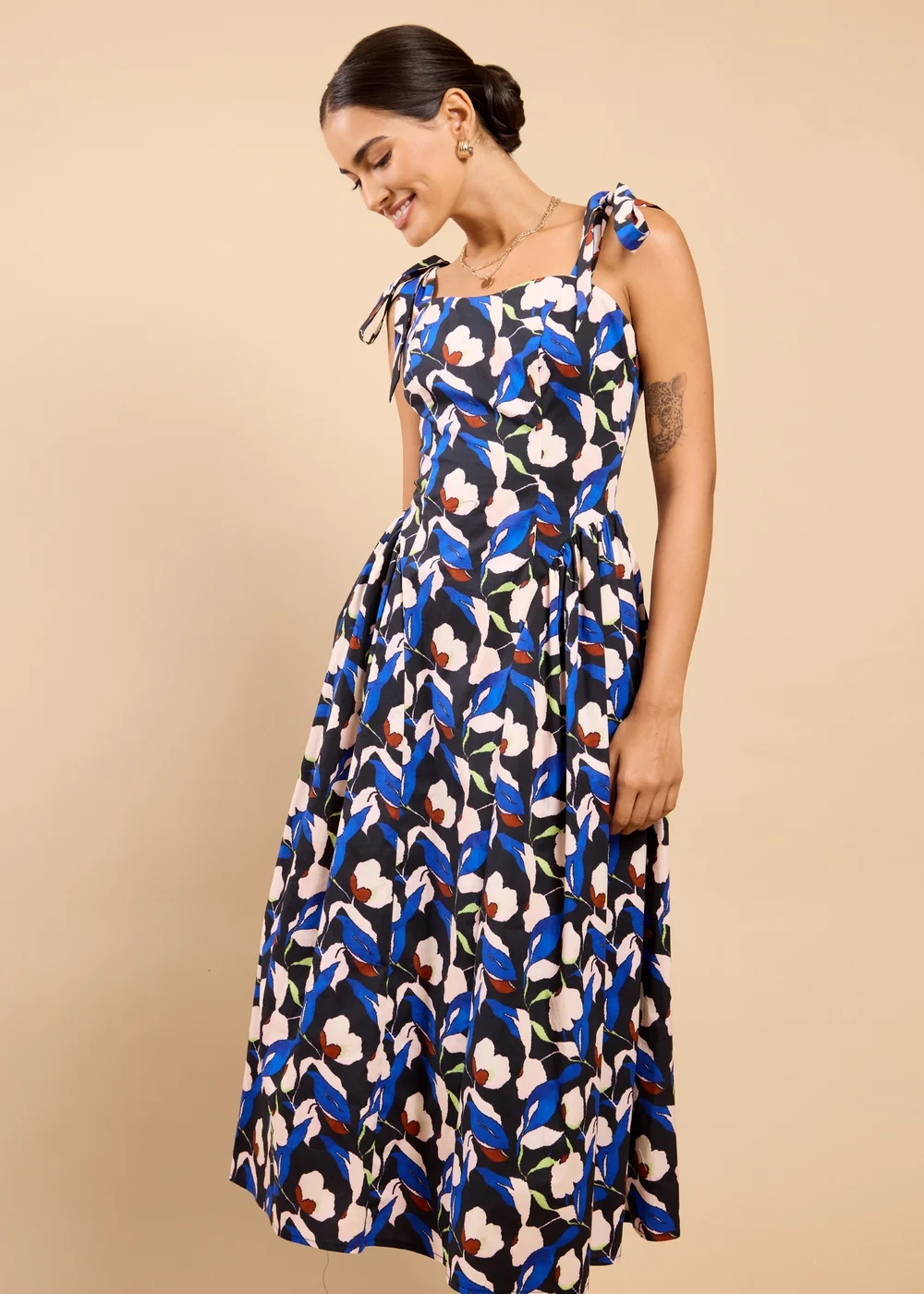Little Mistress Floral Print Tie Strap Midaxi Dress Vicky Pattison EDIT - 16 Image 4
