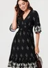 Izabel London Black Border Print Relaxed Knee Length Dress - 18 Image 4