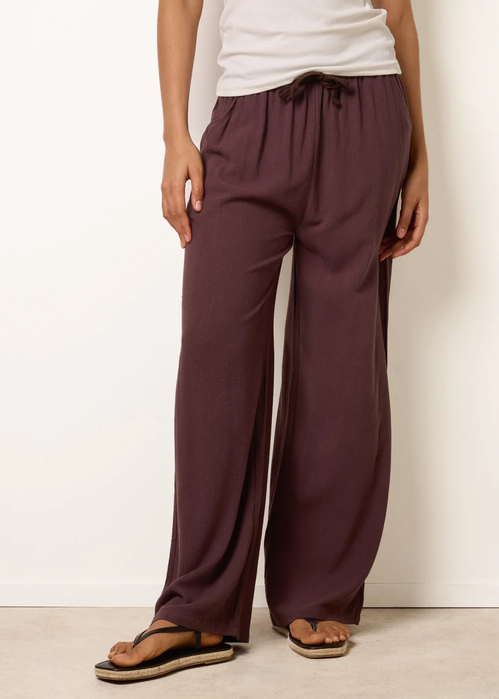 Blue Vanilla Brown Linen-Blend Drawstring Trousers - L Image 2